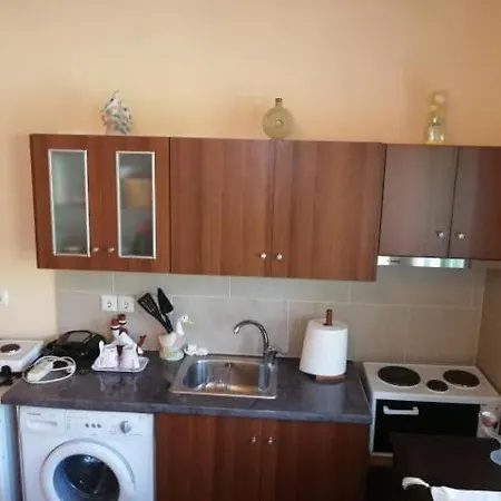 με κήπο στην άβυθο, αιγίου Apartamento