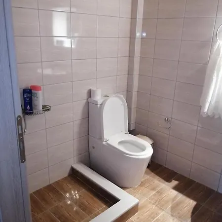 Apartamento με κήπο στην άβυθο, αιγίου *
